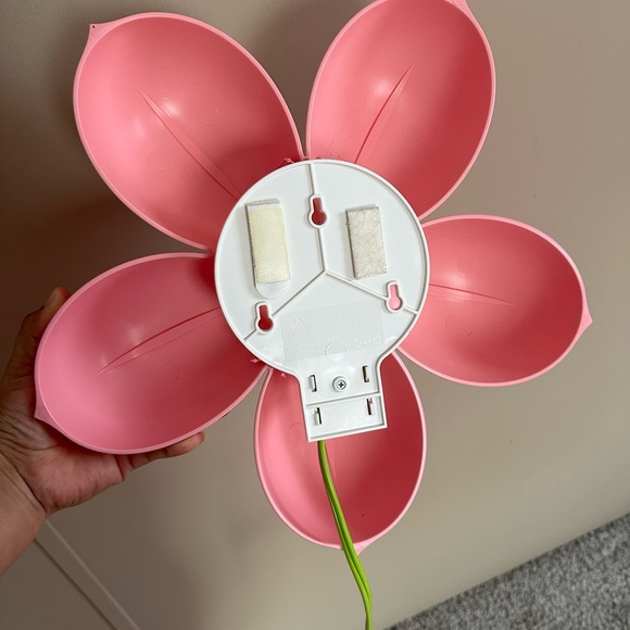 Pink Flower Wall Light‎ - Picture 4 of 6